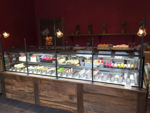 店舗施工例　1-01　古材ショーケース　ガス管照明