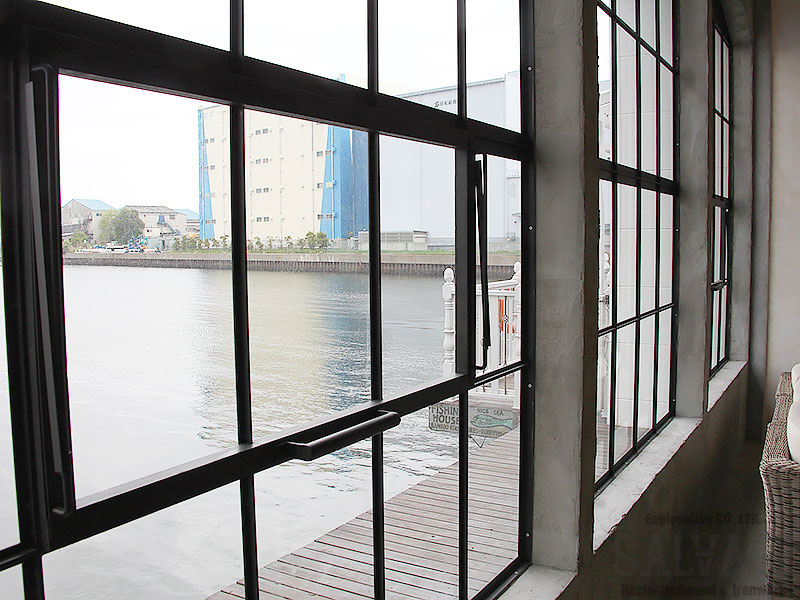 スタジオ施工例　6-27　アイアン窓